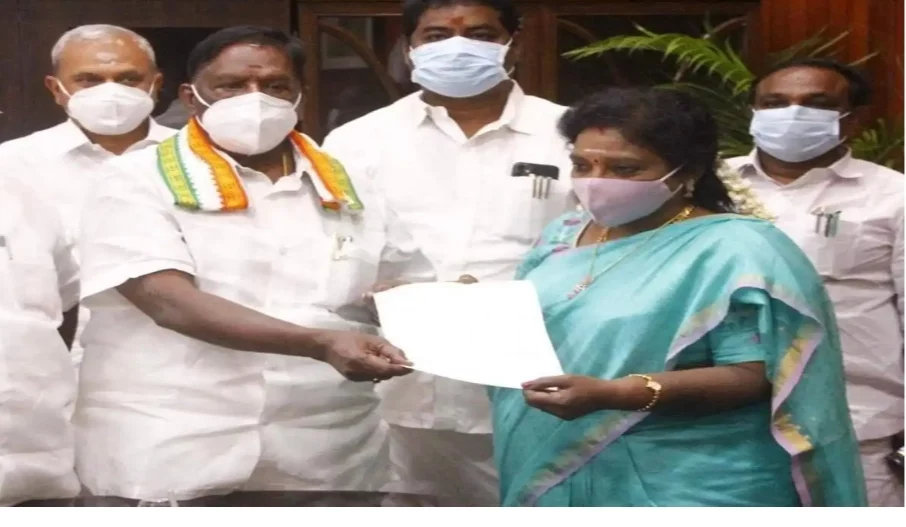 Pondecherry mein bhi giri congress sarkar aur chief minister V Narayanaswamy ne kiya walkout. 11 IMG 20210223 023118 1